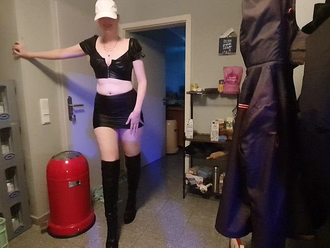 Lisa Sack Porno Video: Geburtstagsgeschenk für 18 jährige Jungfrau